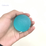 Balle anti-stress en cyan pour une prise en main confortable