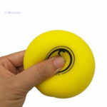 Balle anti-stress molle jaune idéale pour la détente