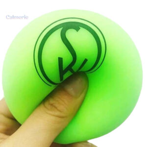 Balle anti-stress molle verte pour détente et relaxation
