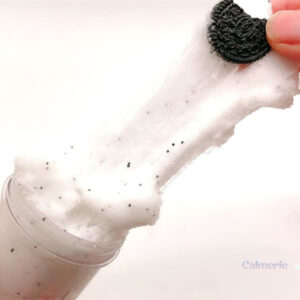 Slime parfumé Oreo pour une expérience ludique unique