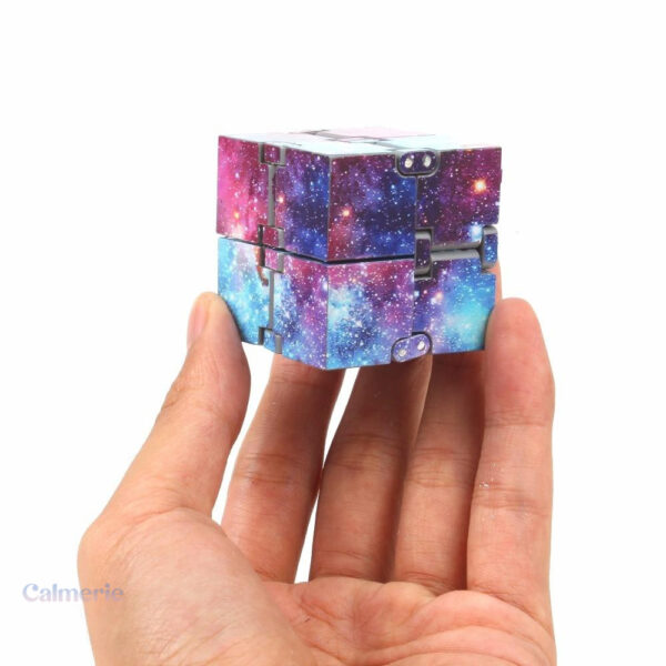 Cube Anti-Stress aux couleurs galactiques