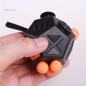 Cube fidget noir, 12 faces pour réduire le stress