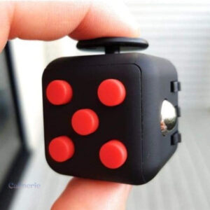 Jouet de bureau Fidget Cube en rouge et noir pour se relaxer