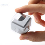Jouet anti-stress Fidget Cube en finition argentée