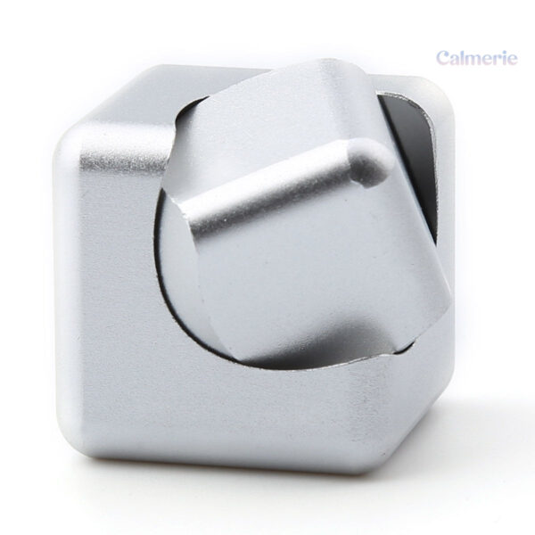 Accessoire de bien-être Fidget Cube Spinner couleur argent