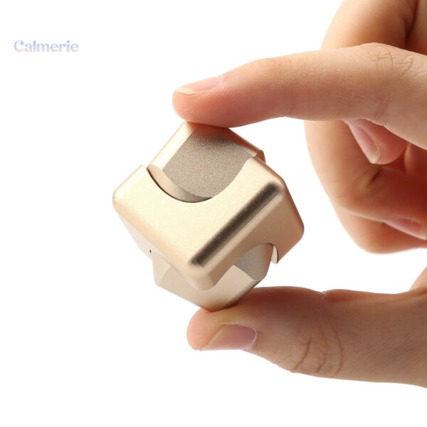 Cube spinner élégant en or pour soulager le stress