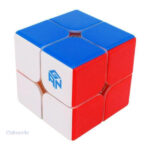 Gan 249 V2 M Rubik's Cube avec design moderne et couleurs vives