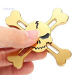 Hand Spinner crâne pour un style audacieux