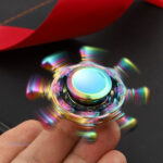 Jouet Hand Spinner design bateau coloré