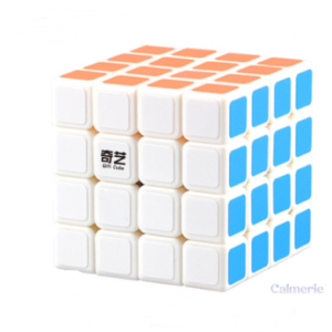 Cube coloré 4x4, défi pour les passionnés de Rubik's Cube