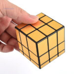 Cube miroir coloré pour un défi de puzzle unique
