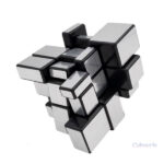 Rubik's Cube avec faces réfléchissantes et design innovant