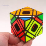 Casse-tête Skewb, une variante du Rubik's Cube classique