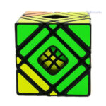 Cube multi-facettes, défi amusant pour les amateurs de puzzles