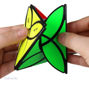 Rubik's Cube Pyraminx, design coloré et captivant