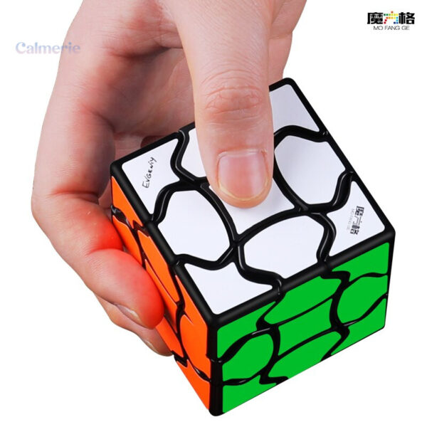 Rubik's Cube Qiyi Fluffy, idéal pour les passionnés de puzzles
