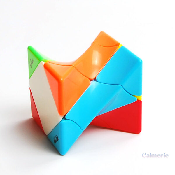 Puzzle Rubik's coloré, idéal pour les amateurs de casse-têtes