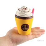 Squishy café en mousse souple et agréable au toucher
