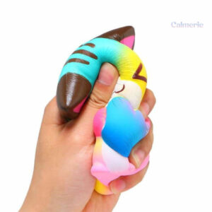 Jouet squishy en forme de chat aux couleurs arc-en-ciel