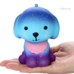Chien squishy avec motif galaxie coloré