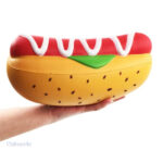 Jouet squishy géant représentant un hot dog amusant
