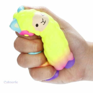 Variété squishy alpaga avec texture agréable au toucher