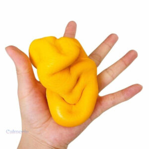 Accessoire squishy représentant une mangue, souple et agréable