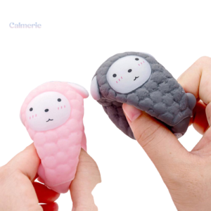 Mouton squishy en forme de peluche, idéal pour les enfants