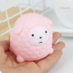 Mouton en squishy, compagnon ludique et apaisant à toucher