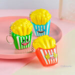 Frite squishy en porte-clé coloré et original